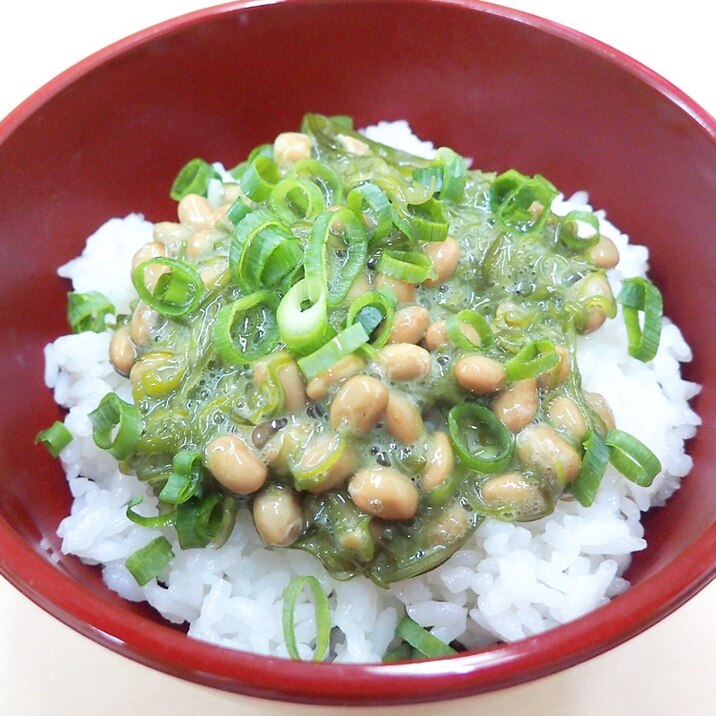 スピルリナ・納豆めかぶ丼